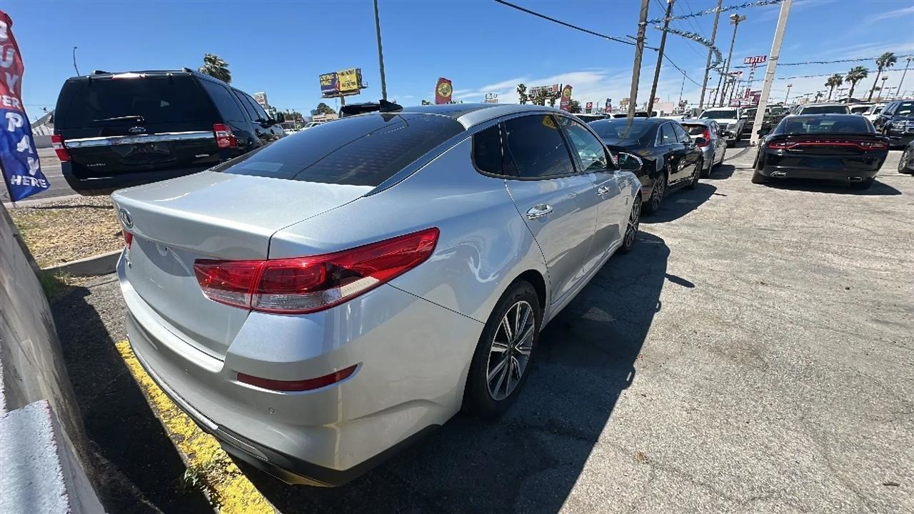 Kia Optima  2019