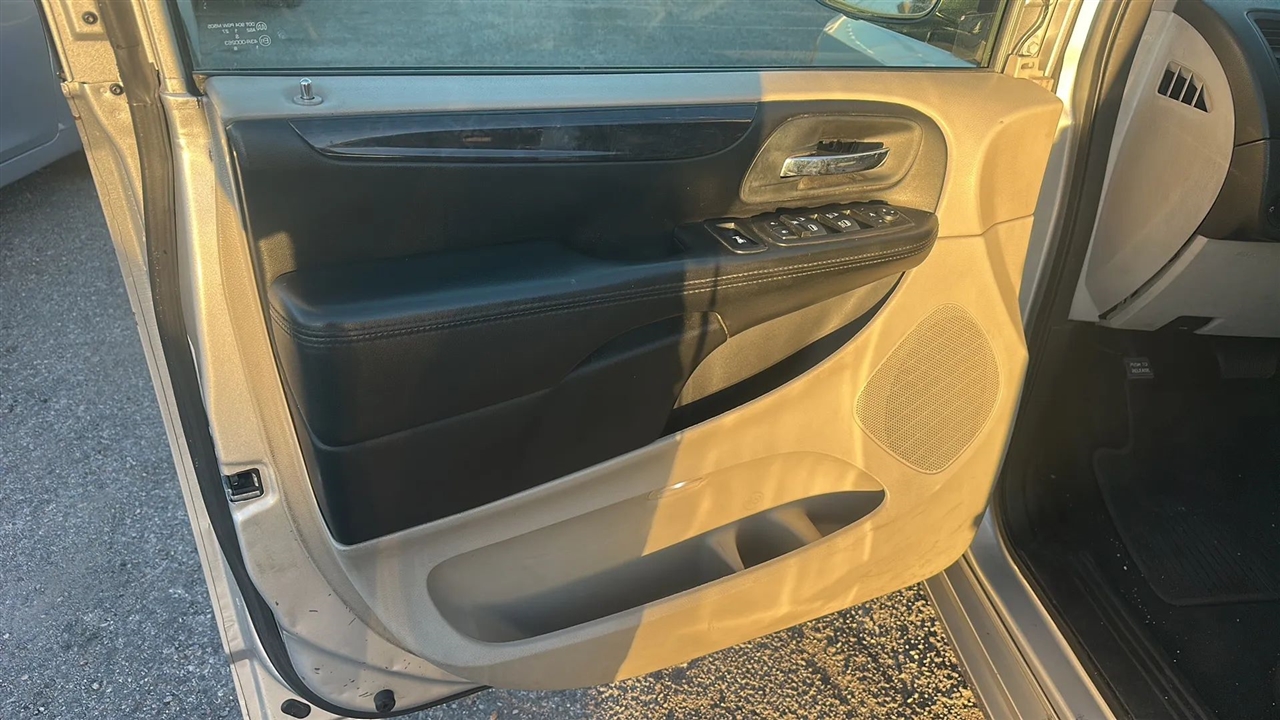 Dodge Grand Caravan  2012