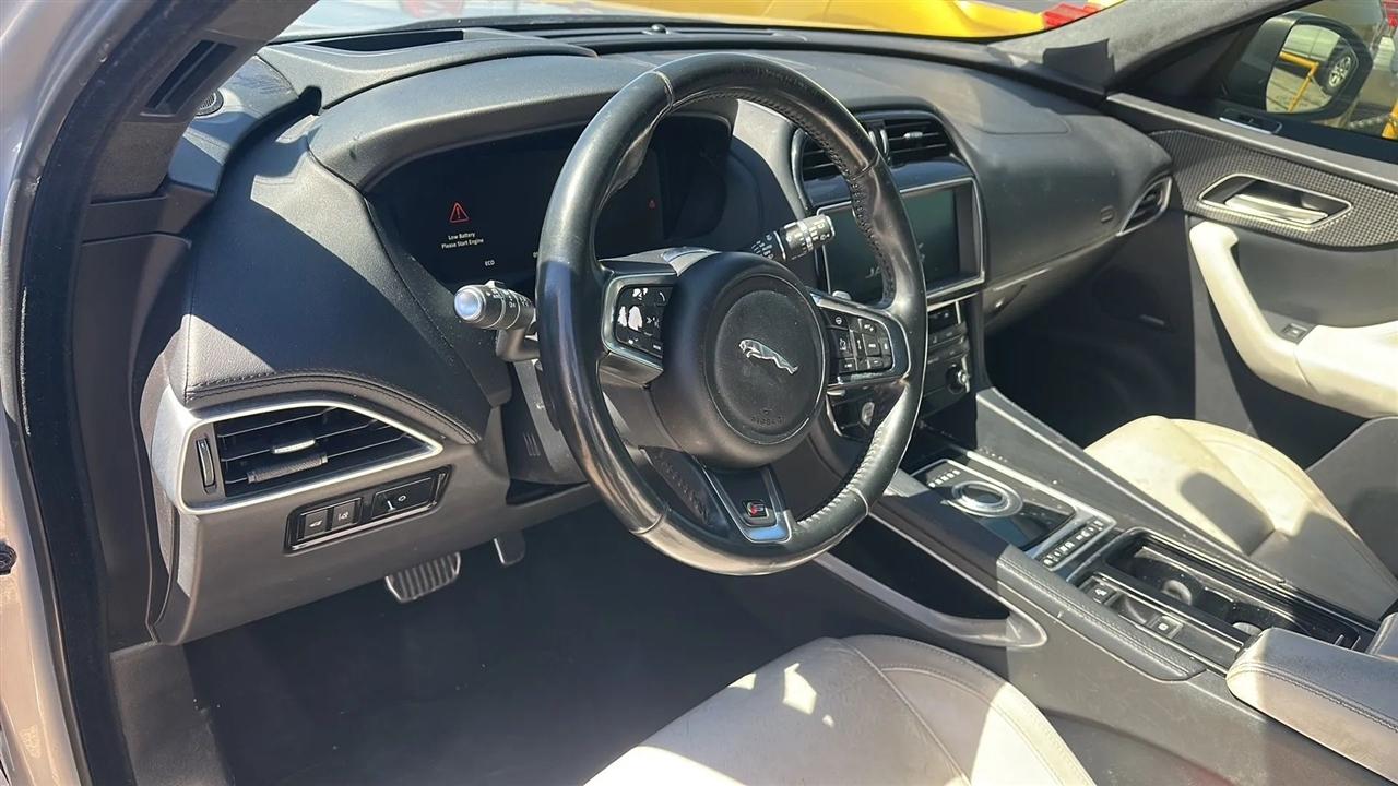 Jaguar F-Pace  2017