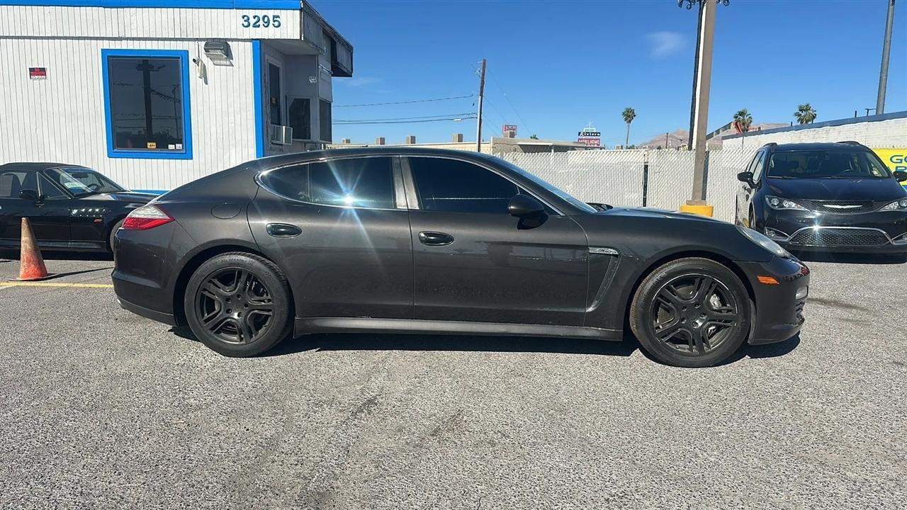 Porsche Panamera  2012