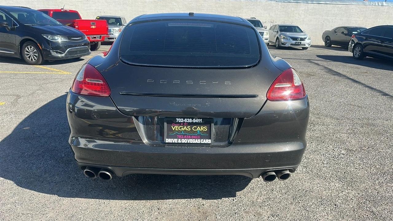 Porsche Panamera  2012