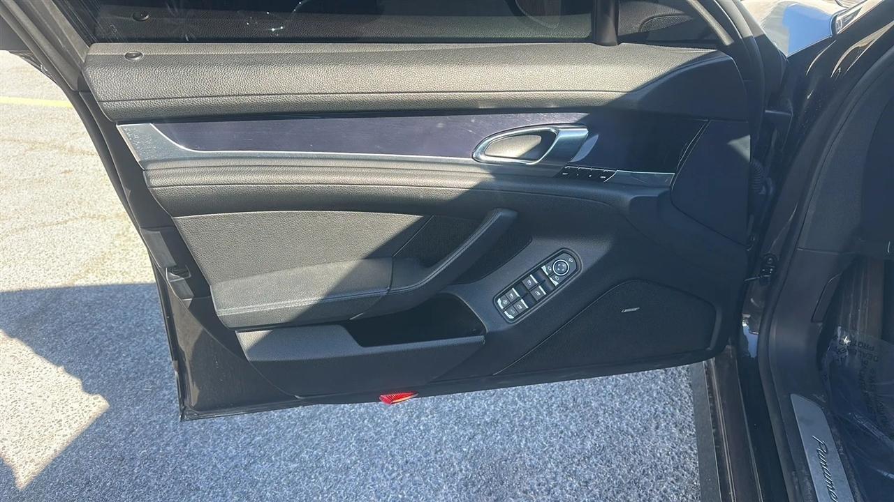 Porsche Panamera  2012