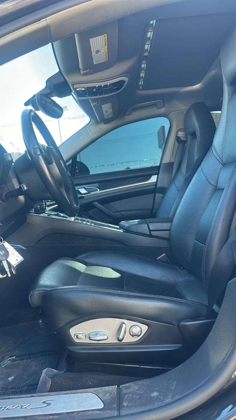 Porsche Panamera  2012