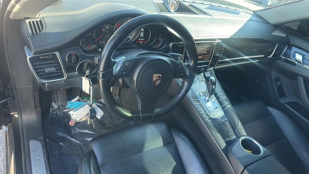 Porsche Panamera  2012