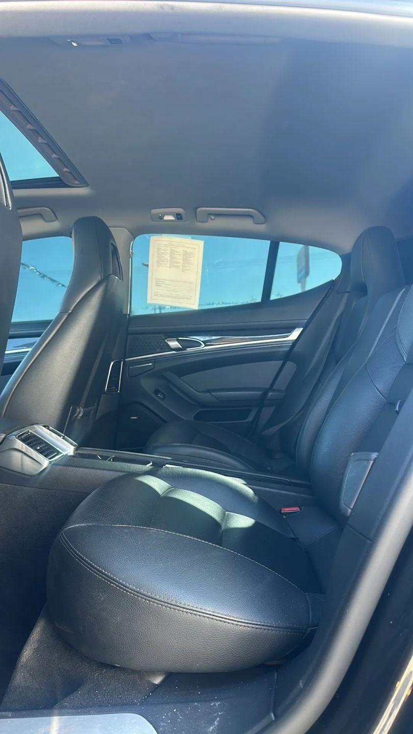 Porsche Panamera  2012