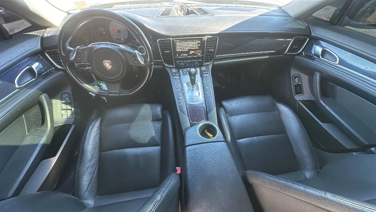 Porsche Panamera  2012