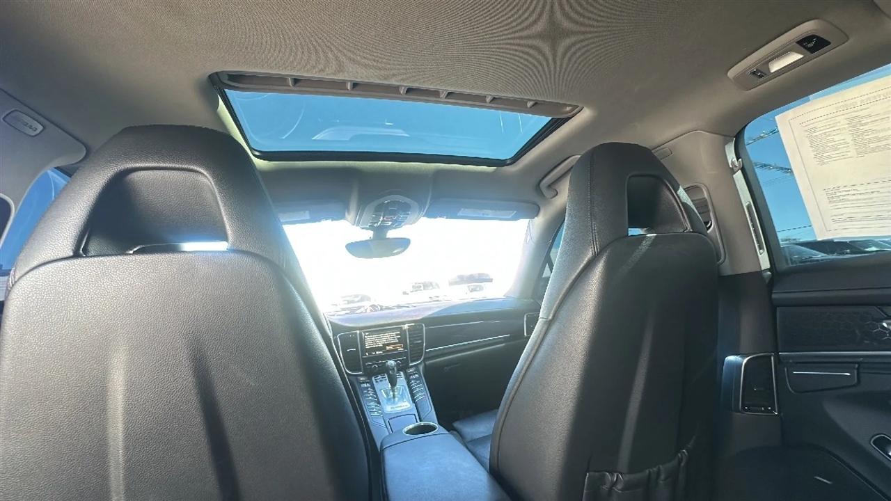 Porsche Panamera  2012