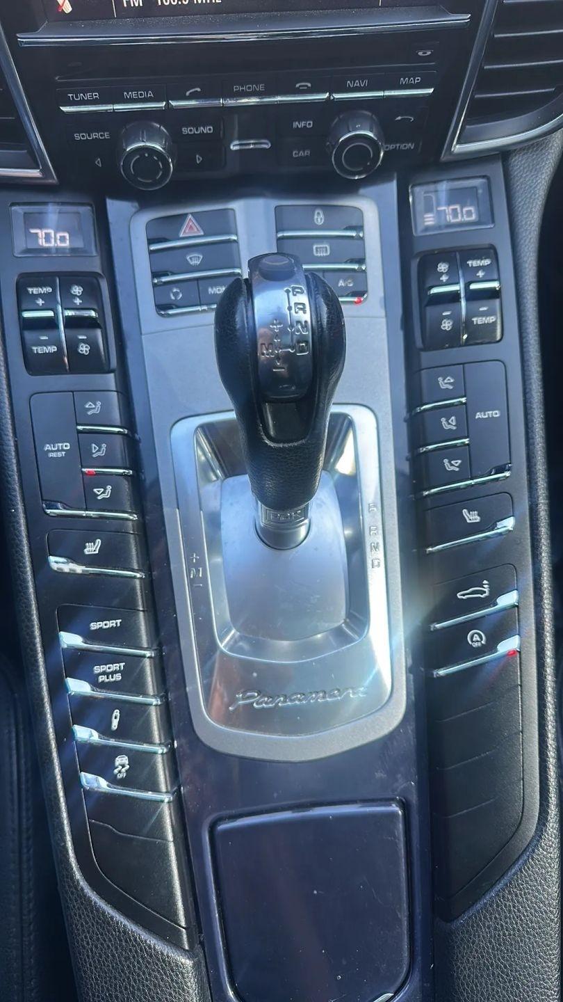 Porsche Panamera  2012