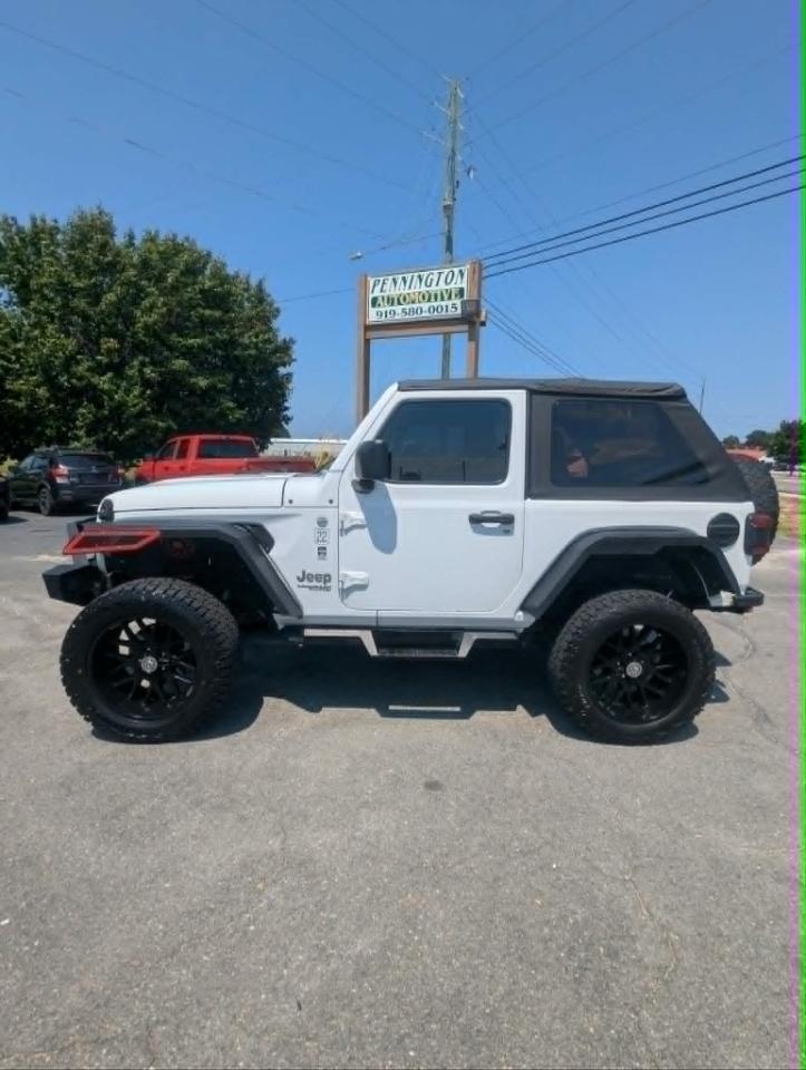 View vehicle photo 2