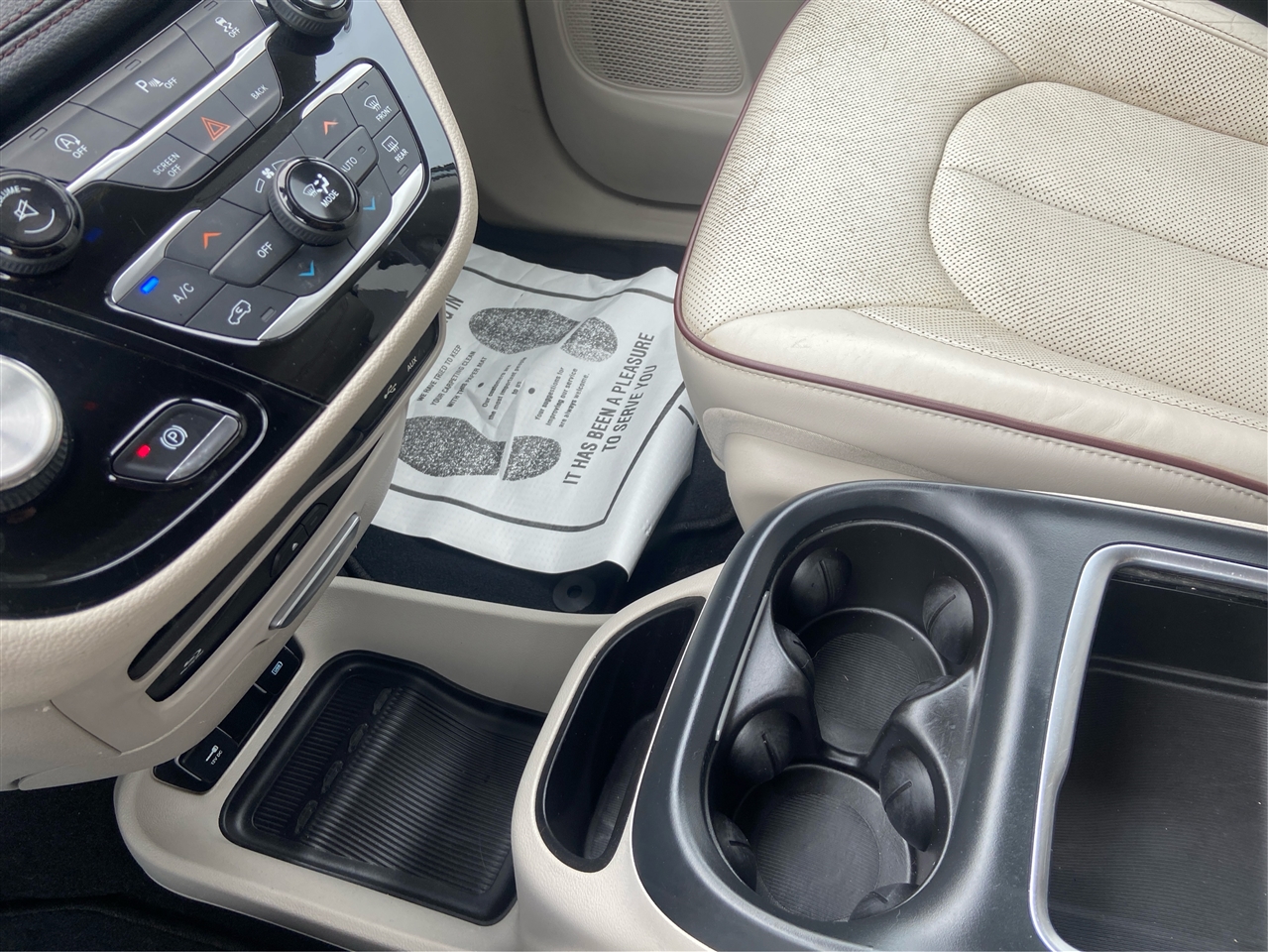 Chrysler Pacifica Limited 2017