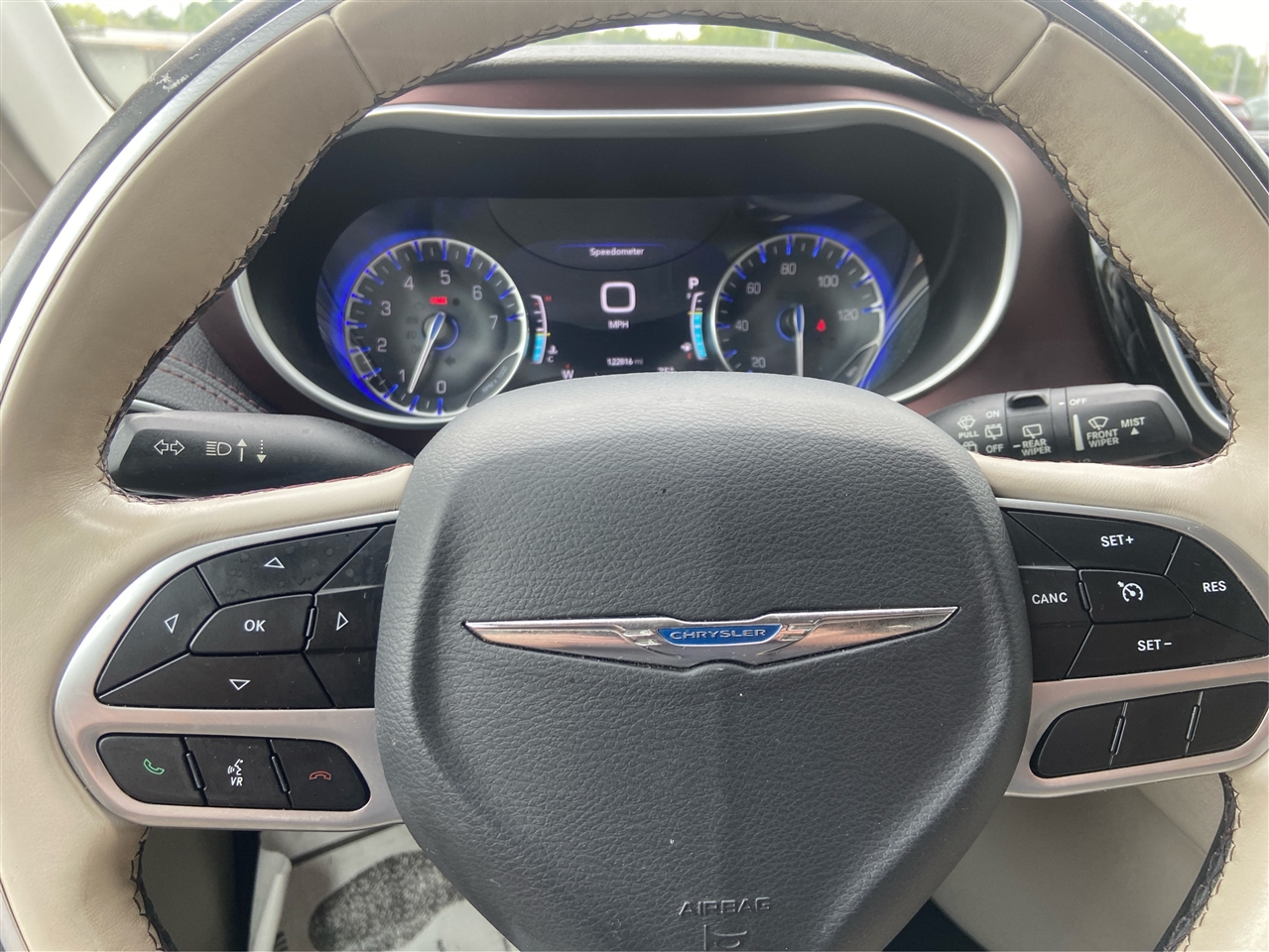 Chrysler Pacifica Limited 2017