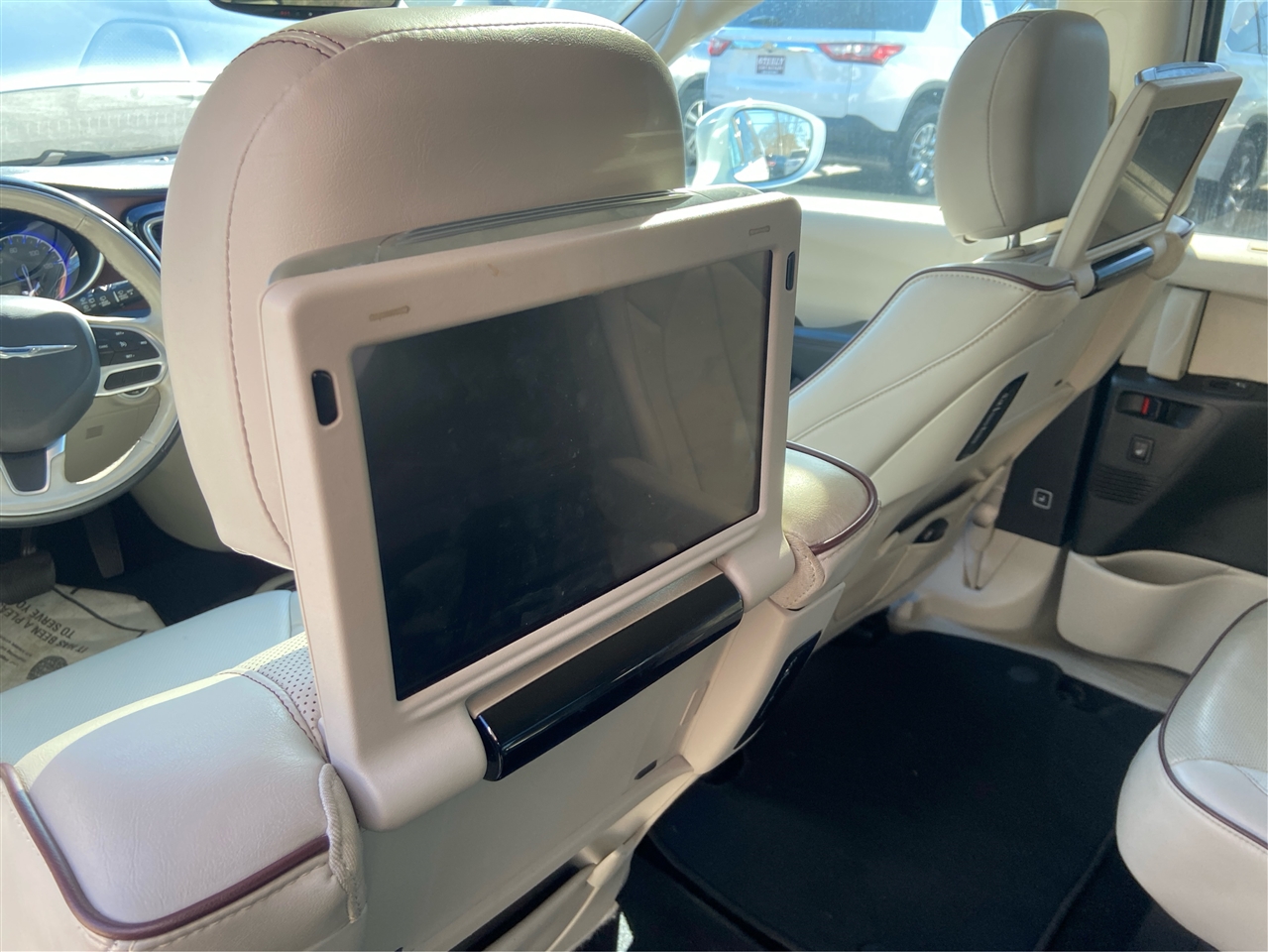 Chrysler Pacifica Limited 2017