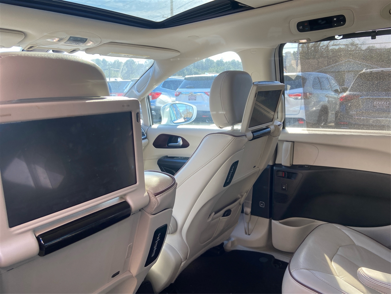 Chrysler Pacifica Limited 2017