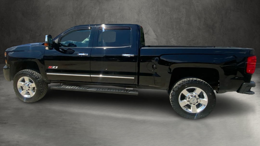 Chevrolet Silverado 2500HD LT Crew Cab 4WD 2018