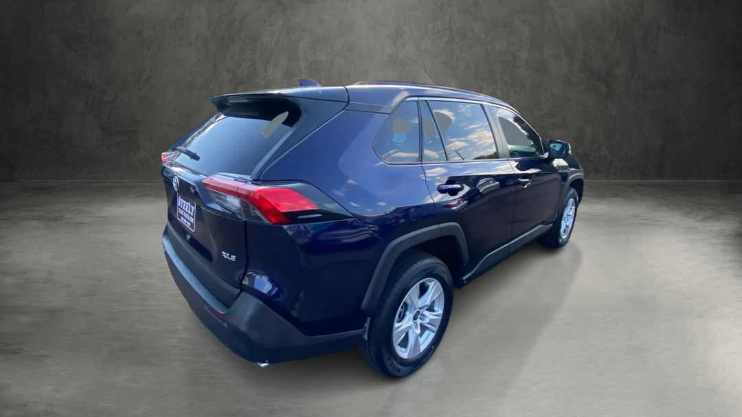 Toyota RAV4 XLE 2021