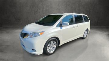 2017 Toyota Sienna Limited Premium 7-Passenger