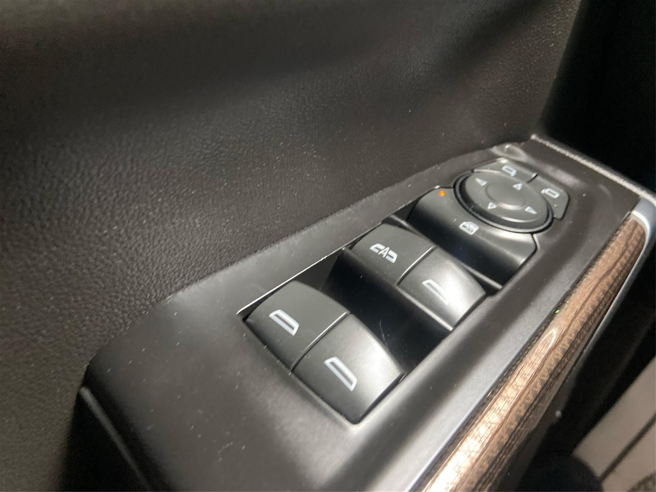 Chevrolet Silverado 1500 RST Crew Cab 4WD 2020