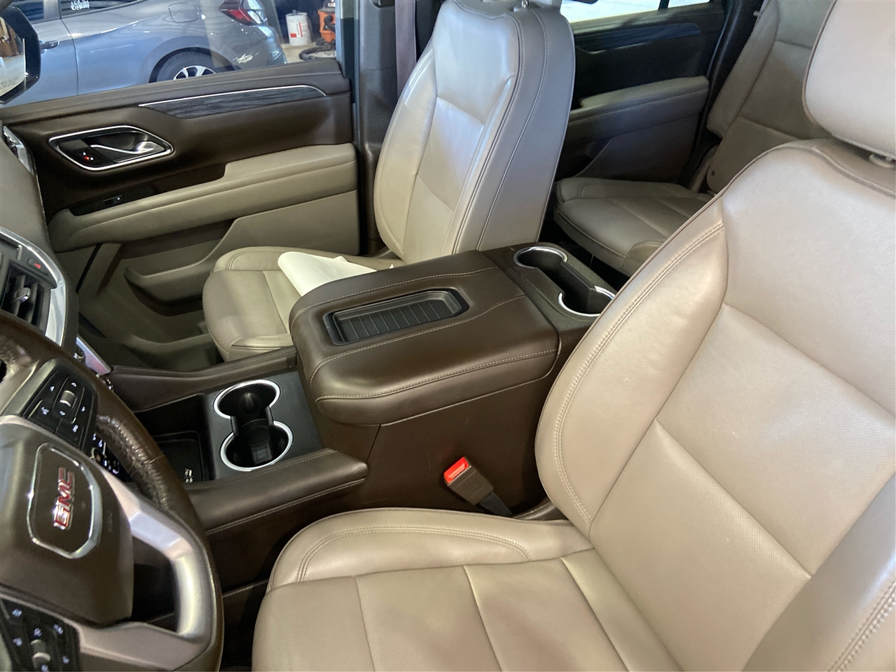 GMC Yukon XL SLT 2WD 2021 GMC Yukon XL SLT 2WD 2021