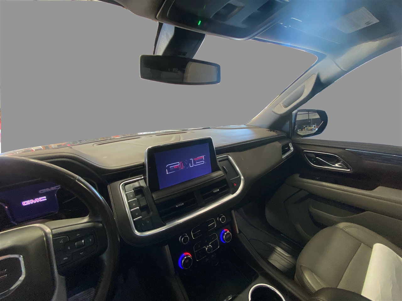 GMC Yukon XL SLT 2WD 2021 GMC Yukon XL SLT 2WD 2021