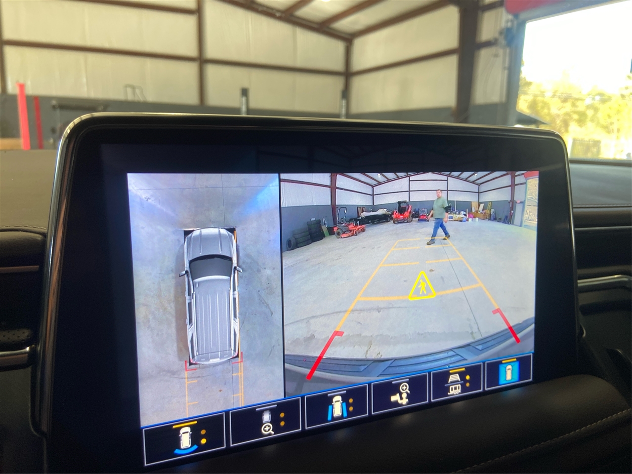 GMC Yukon XL SLT 2WD 2021 GMC Yukon XL SLT 2WD 2021