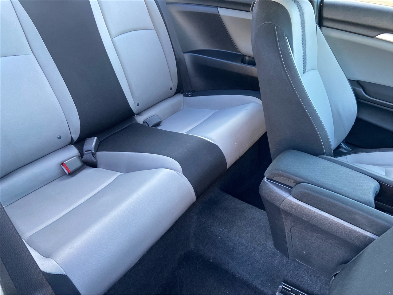 Honda Civic LX-P Coupe CVT 2018 Honda Civic LX-P Coupe CVT 2018