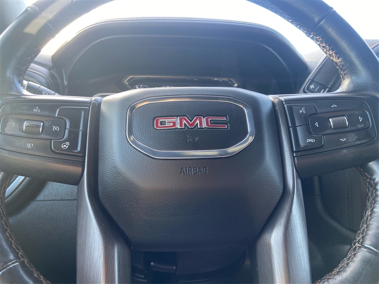 GMC Sierra 1500 AT4 Crew Cab 4WD SWB 2021