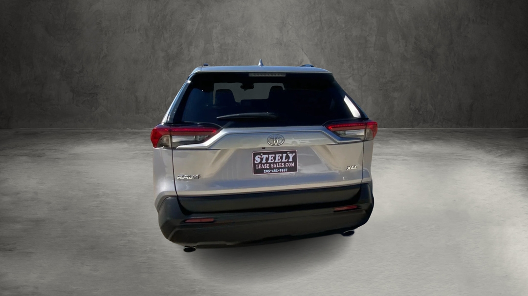 2022 Toyota RAV4 XLE Premium photo 3