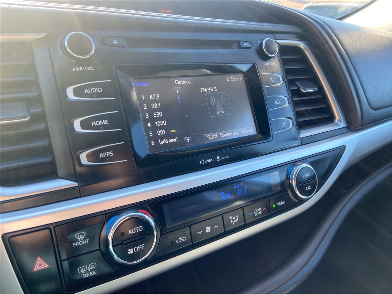 Toyota Highlander LE FWD V6 2015