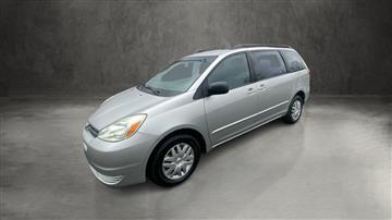2004 Toyota Sienna LE - 7 Passenger