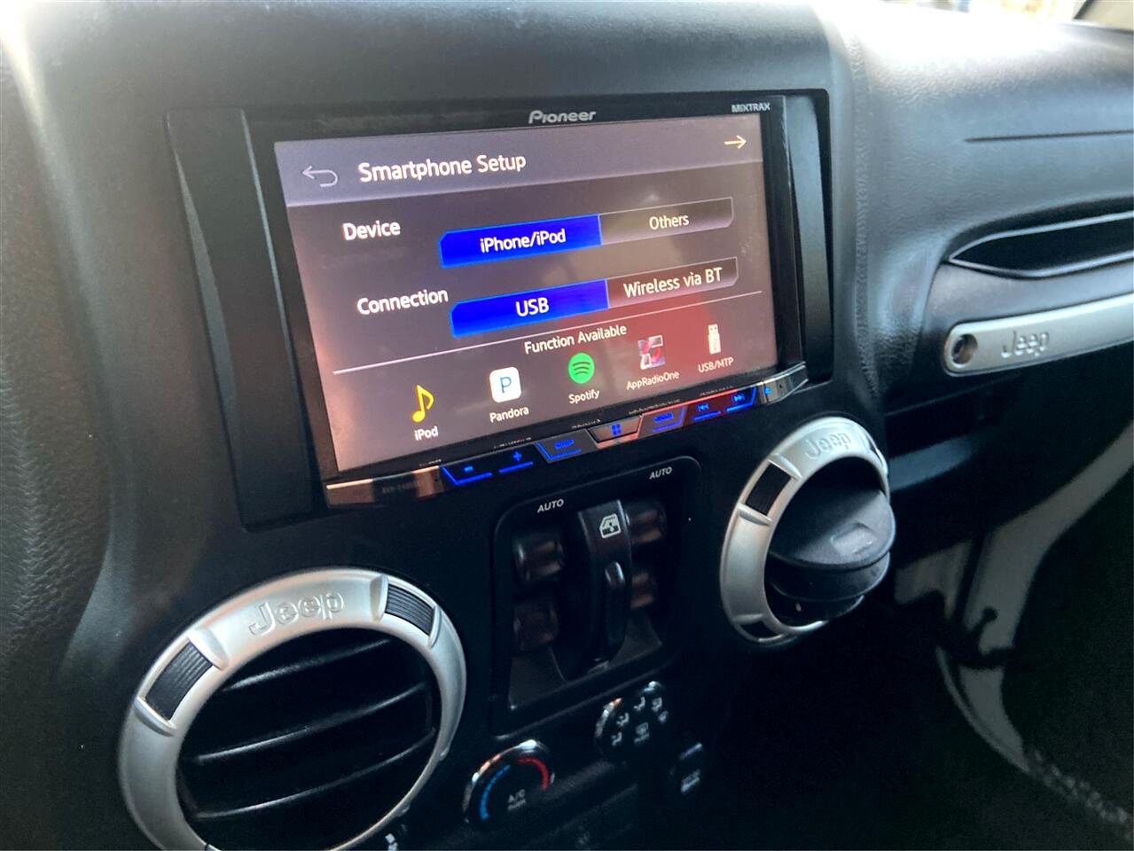 Jeep Wrangler Unlimited Sahara 4WD 2015