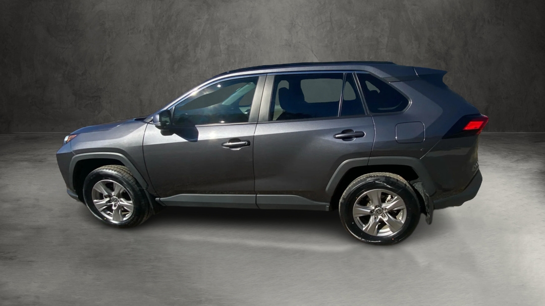 Toyota RAV4 XLE 2024