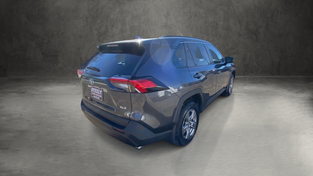 Toyota RAV4 XLE 2024