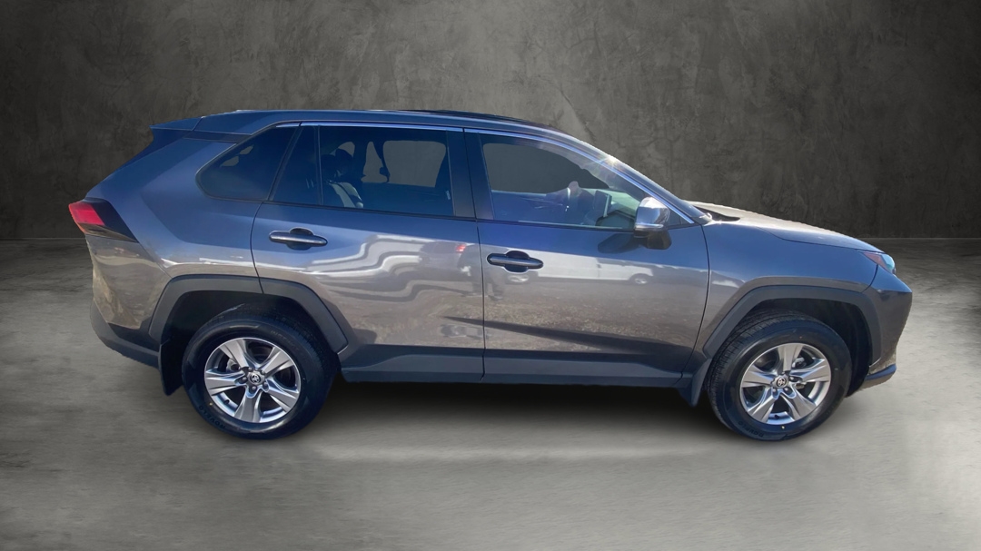 Toyota RAV4 XLE 2024