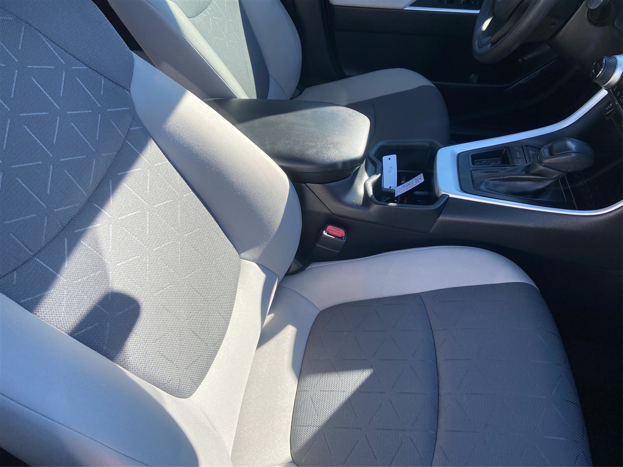 Toyota RAV4 XLE 2024