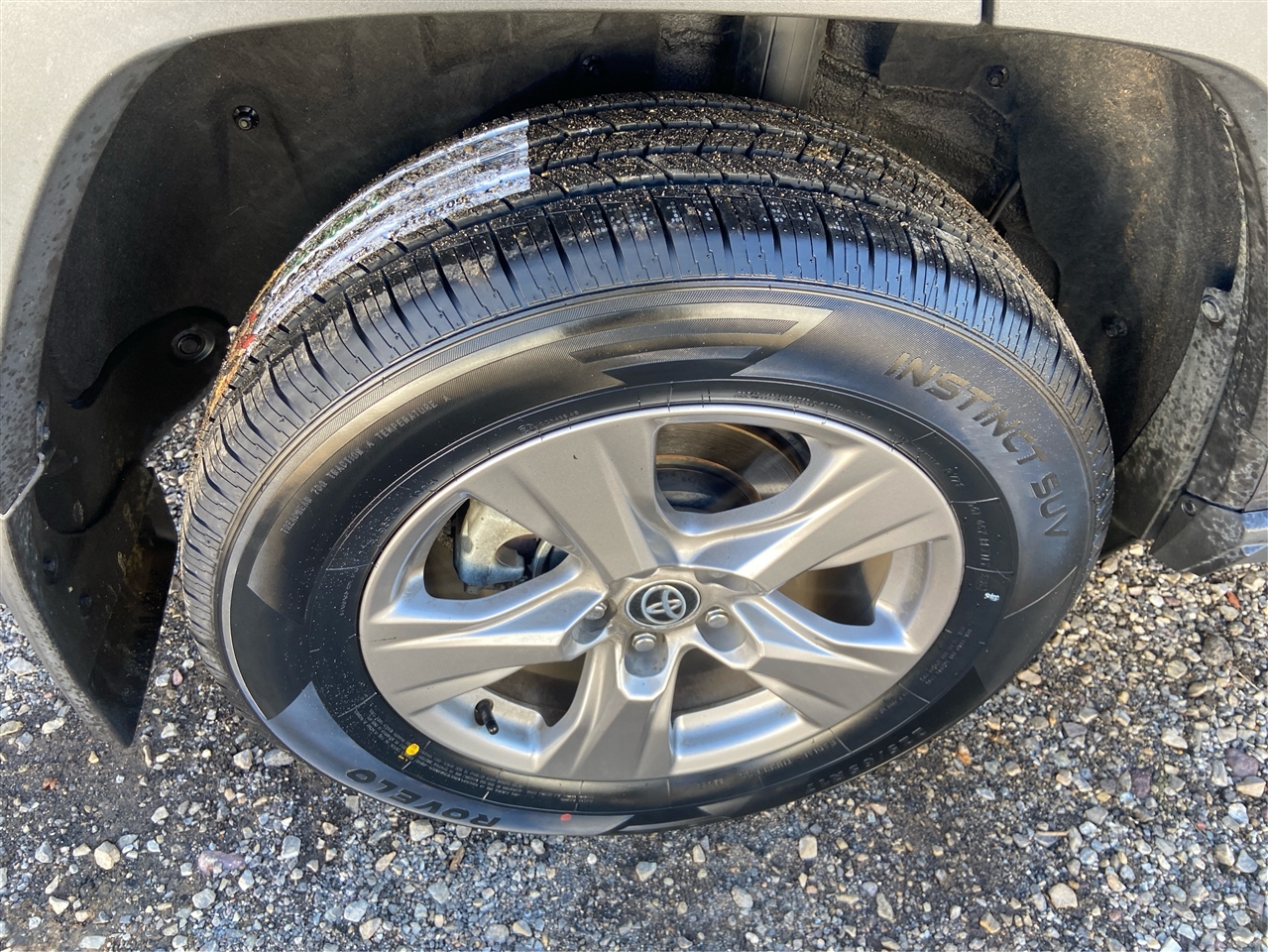 Toyota RAV4 XLE 2024