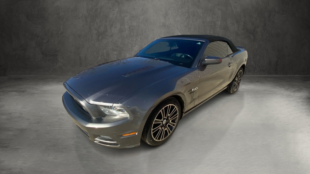 Ford Mustang GT convertible 2013