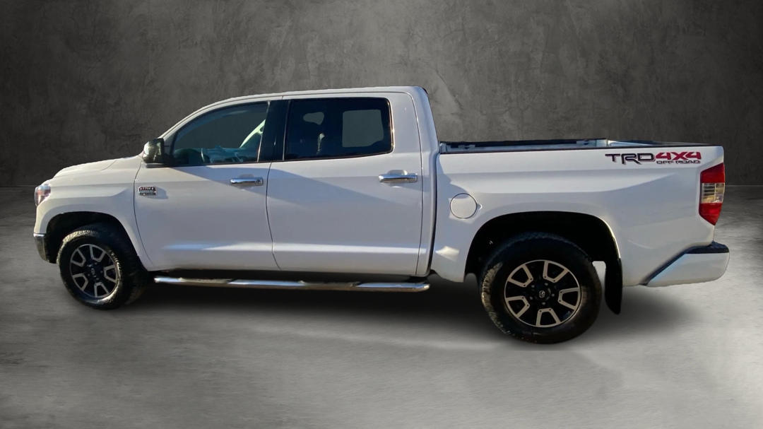 Toyota Tundra Platinum CrewMax 5.7L FFV 4WD 2018