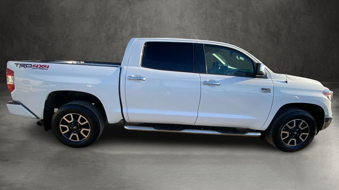Toyota Tundra Platinum CrewMax 5.7L FFV 4WD 2018
