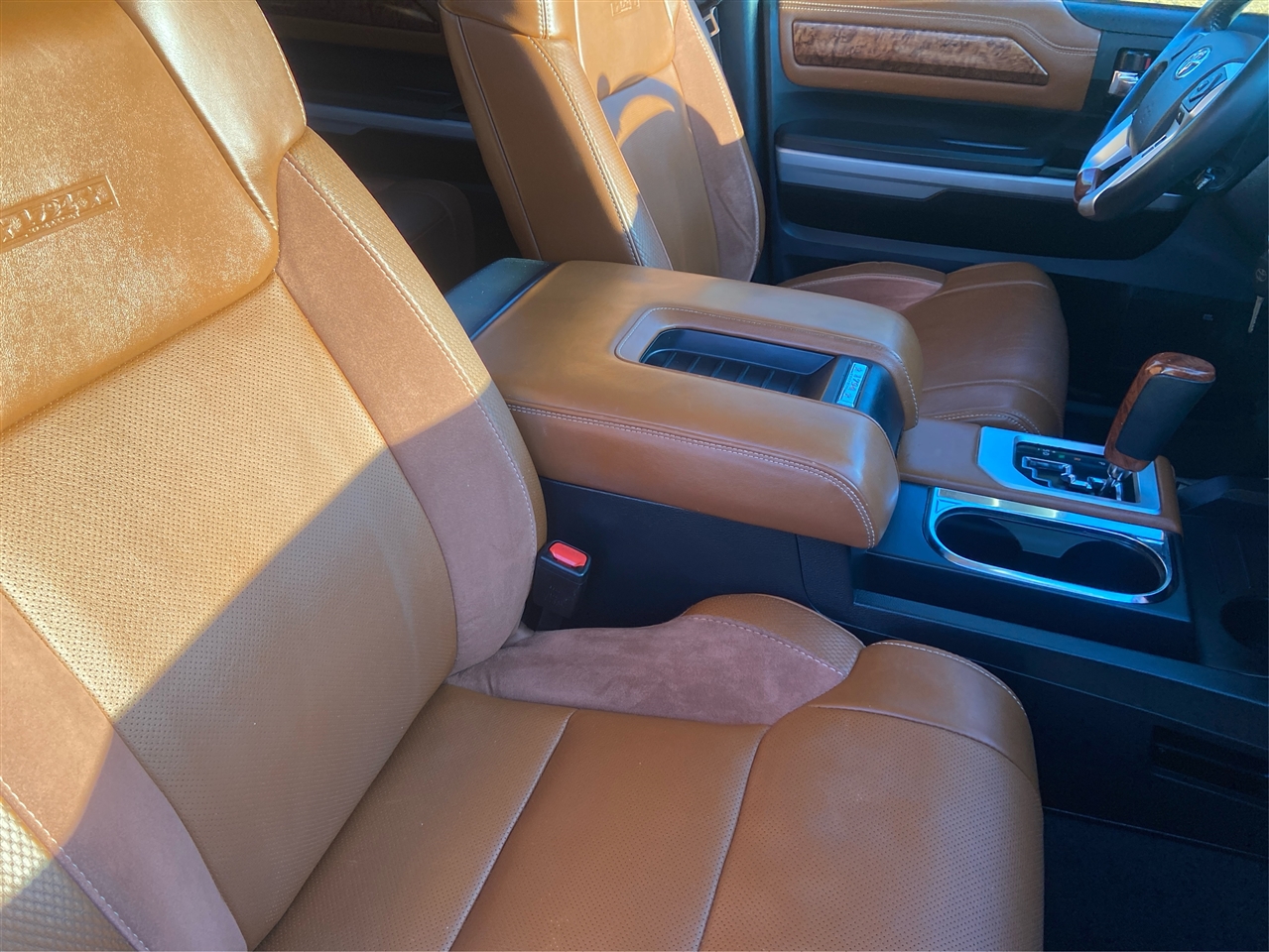 Toyota Tundra Platinum CrewMax 5.7L FFV 4WD 2018