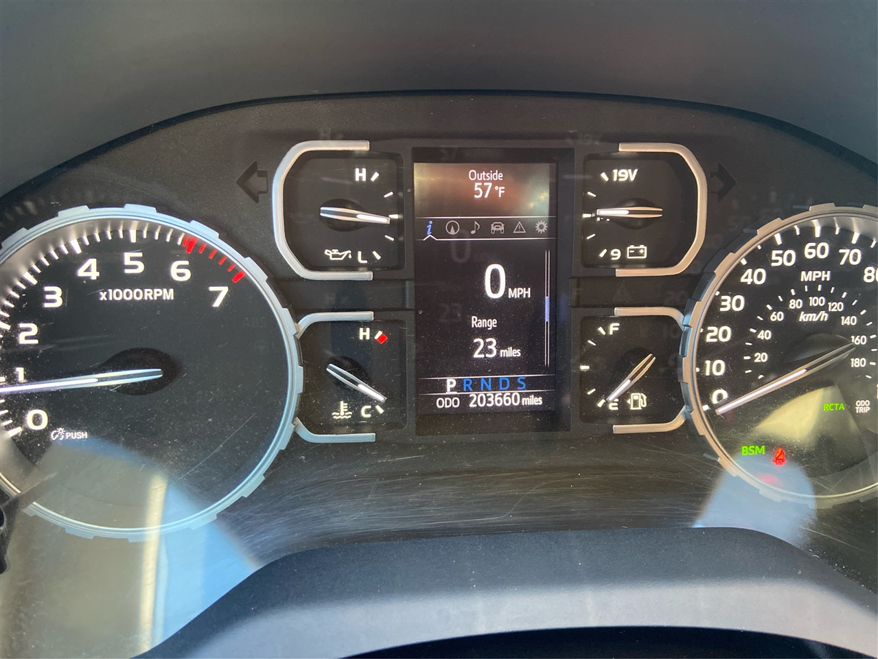 Toyota Tundra Platinum CrewMax 5.7L FFV 4WD 2018