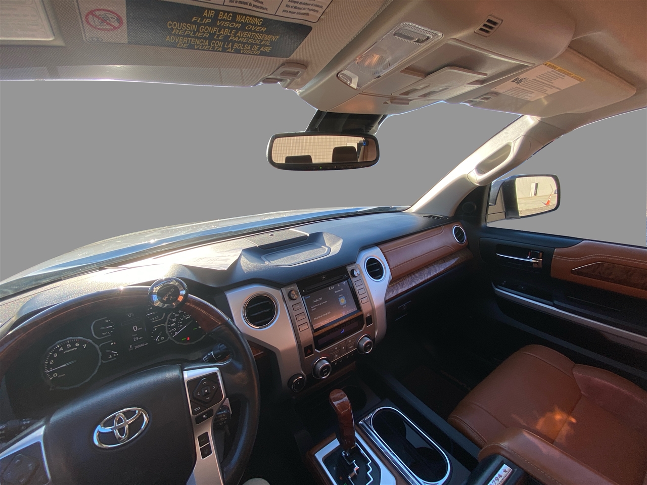 Toyota Tundra Platinum CrewMax 5.7L FFV 4WD 2018