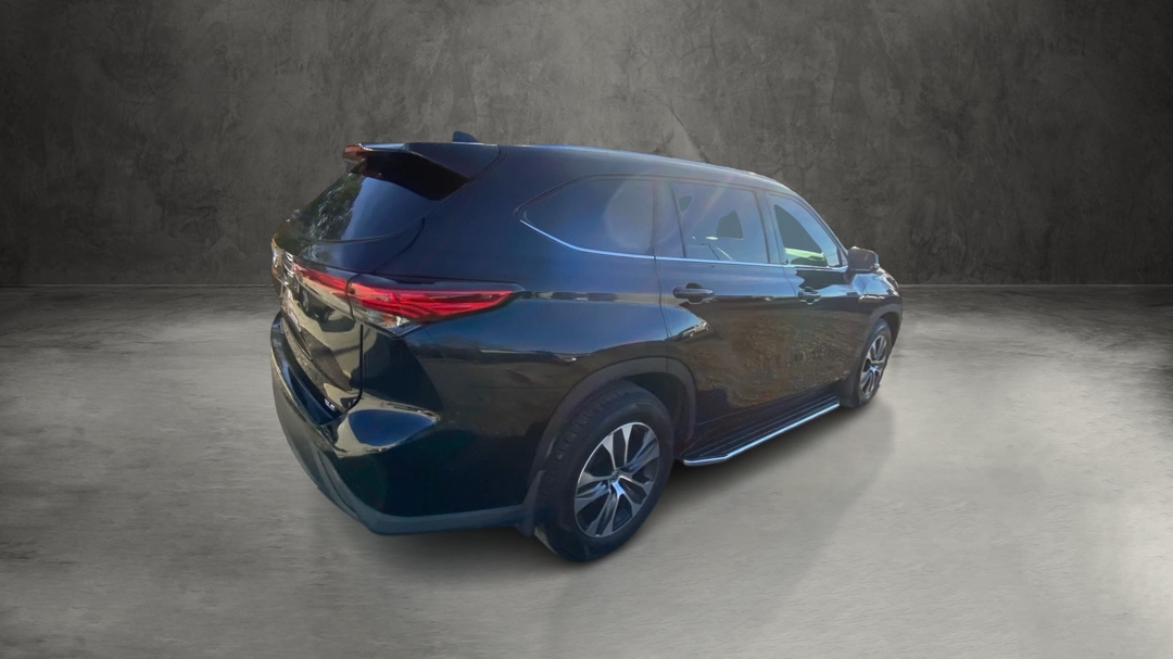 Toyota Highlander XLE FWD V6 2021