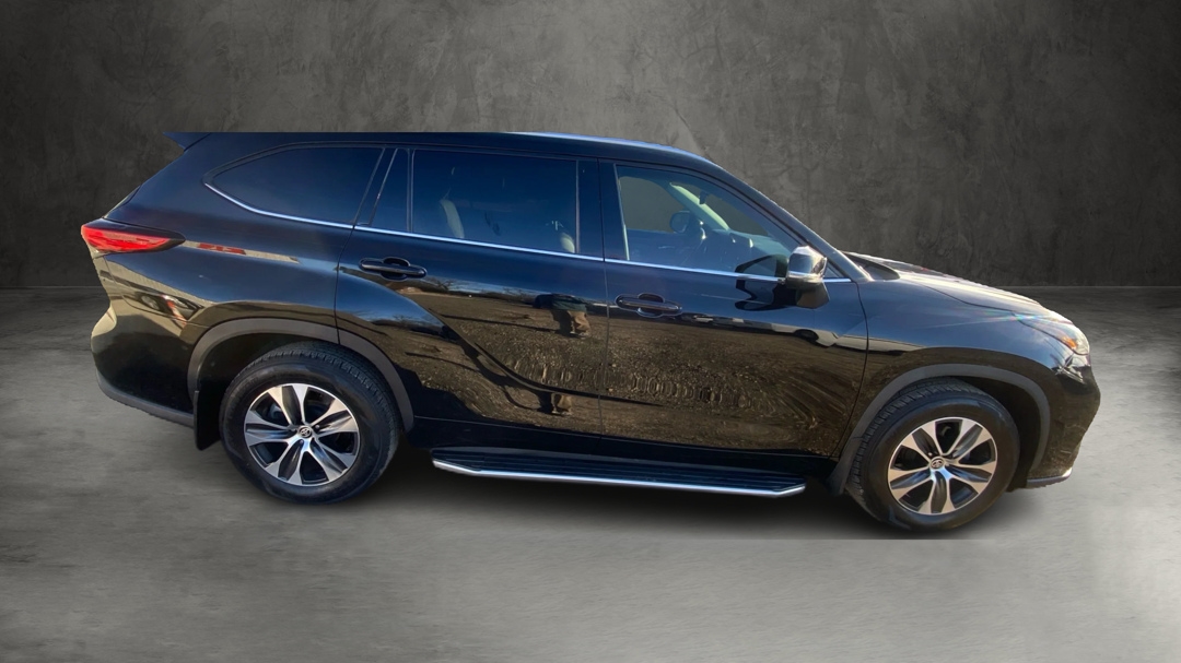 Toyota Highlander XLE FWD V6 2021