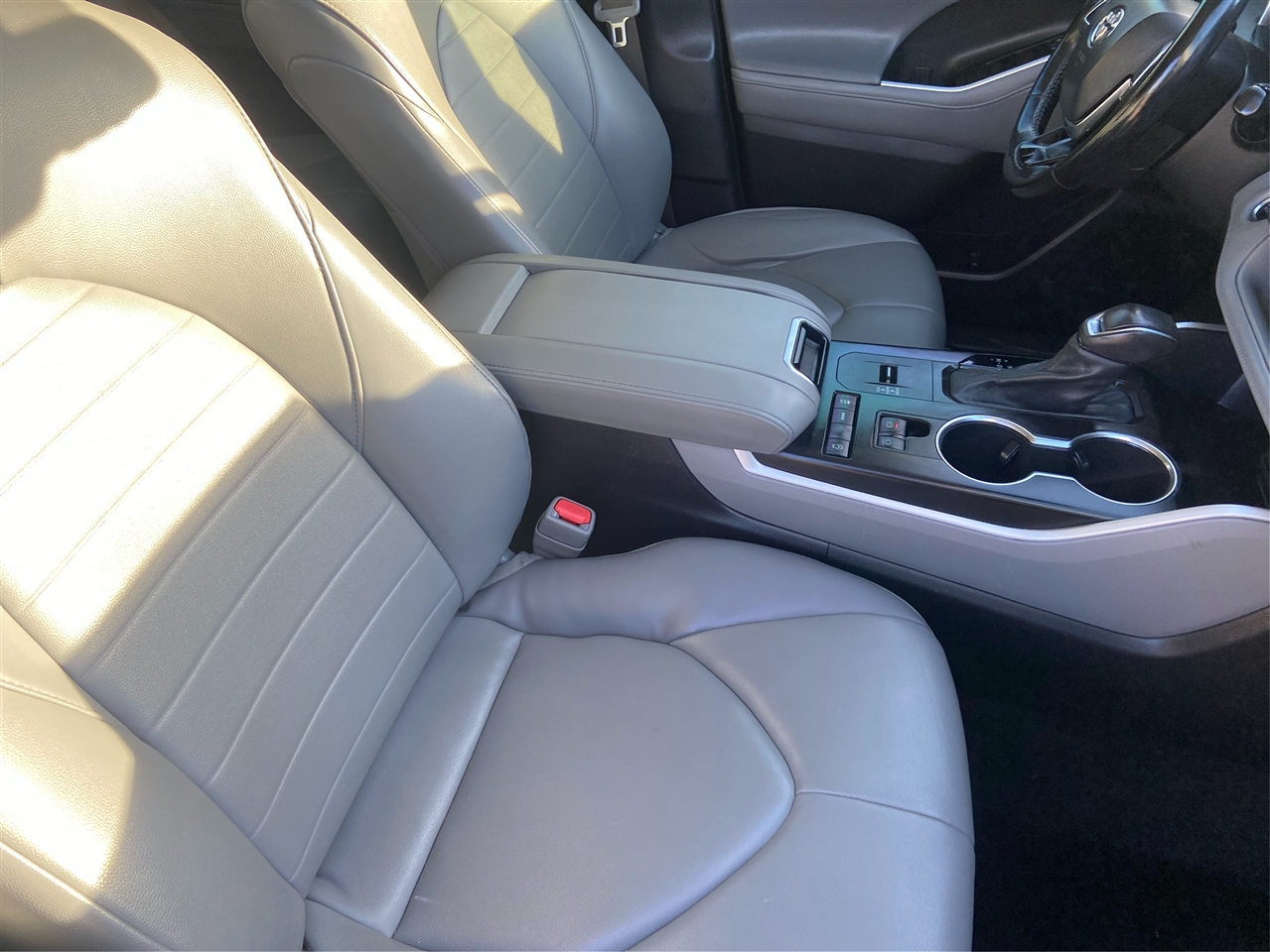 Toyota Highlander XLE FWD V6 2021