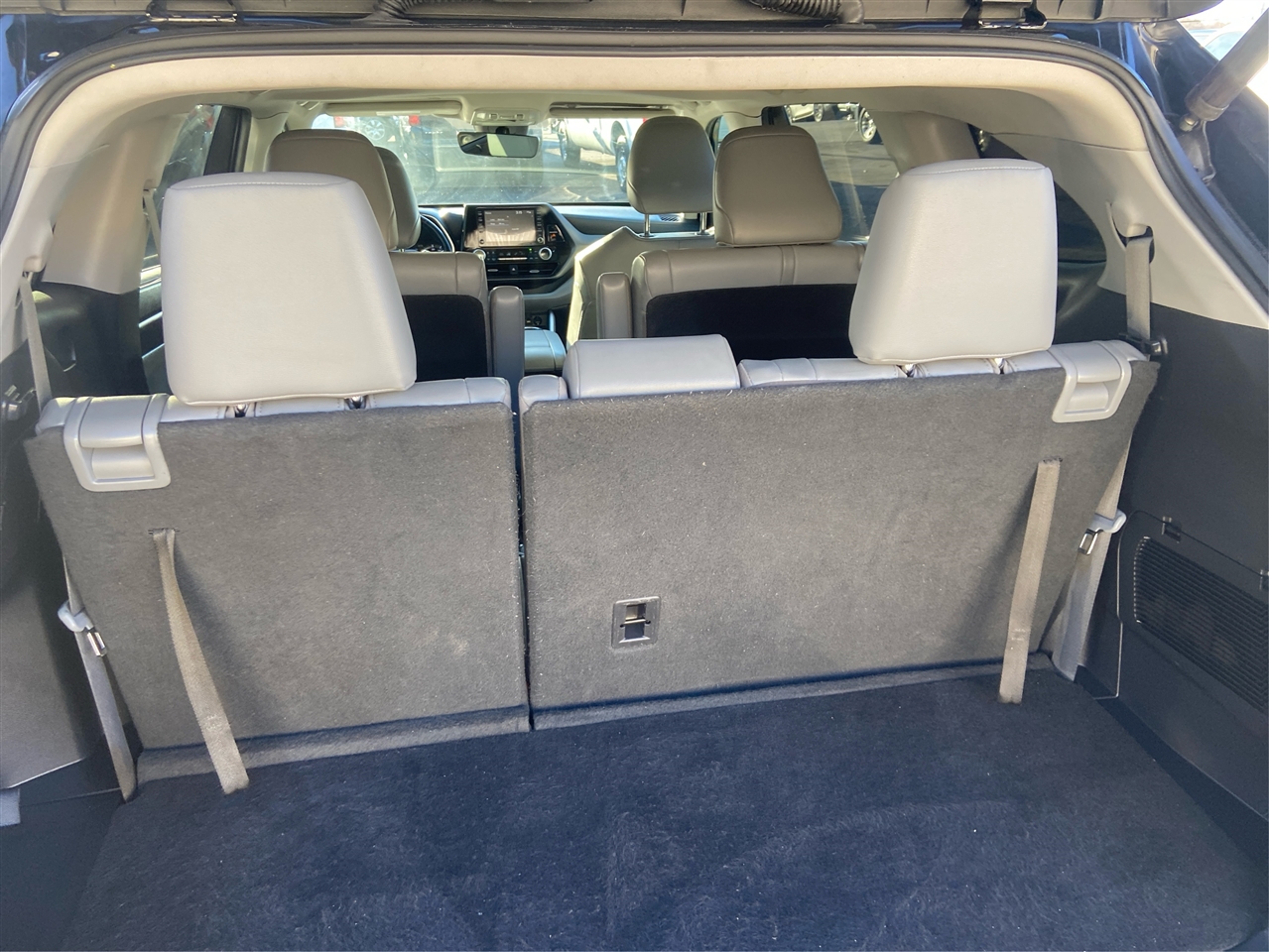 Toyota Highlander XLE FWD V6 2021