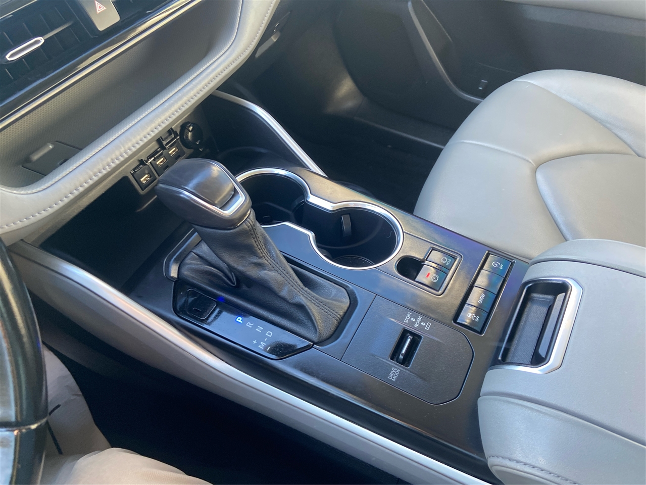 Toyota Highlander XLE FWD V6 2021