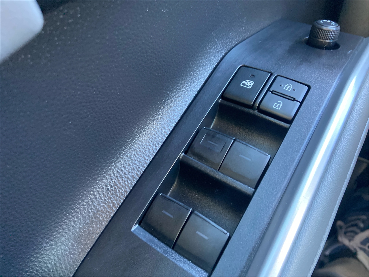 Toyota Highlander XLE FWD V6 2021