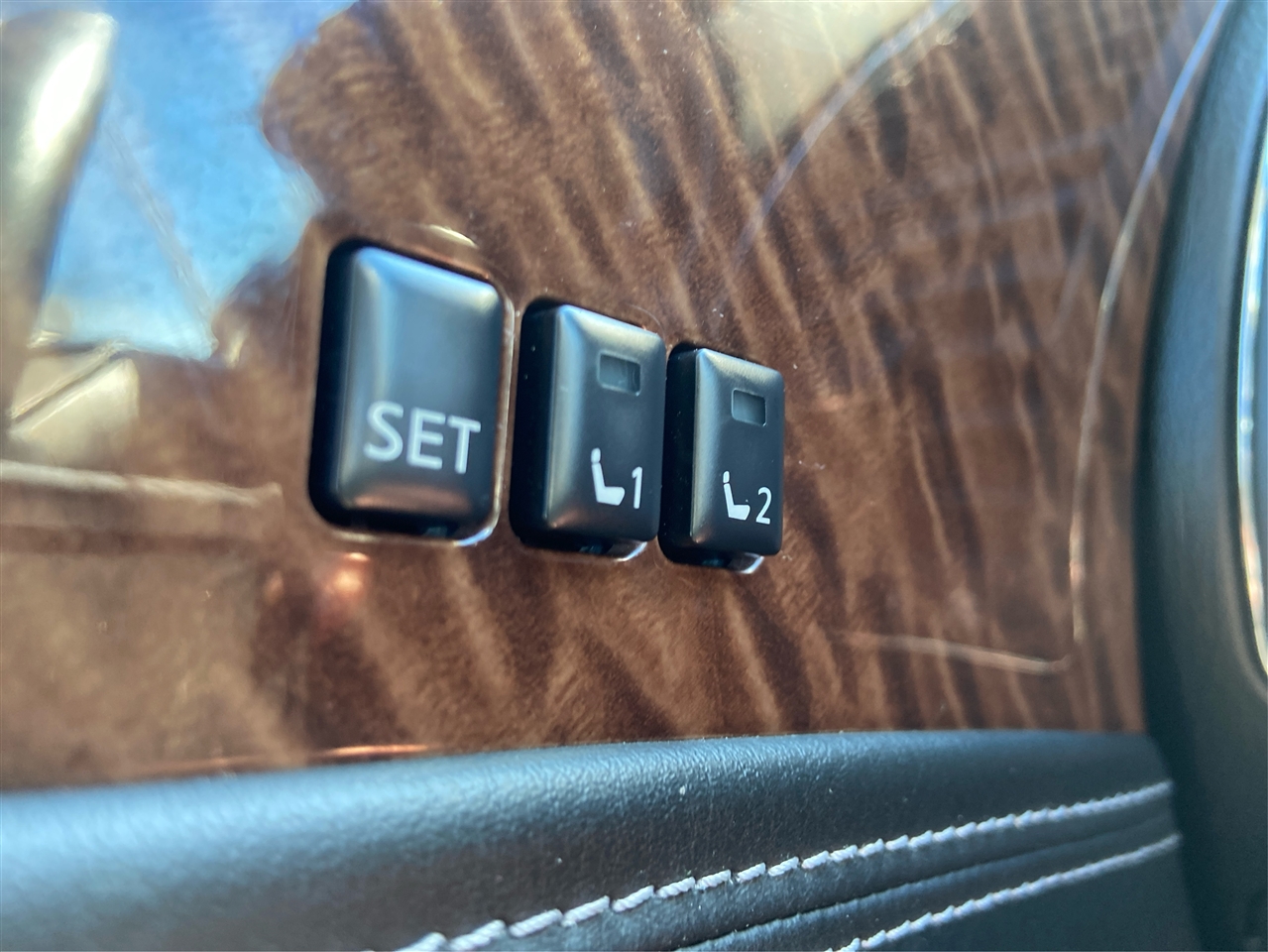 Nissan Armada SV 2WD 2017