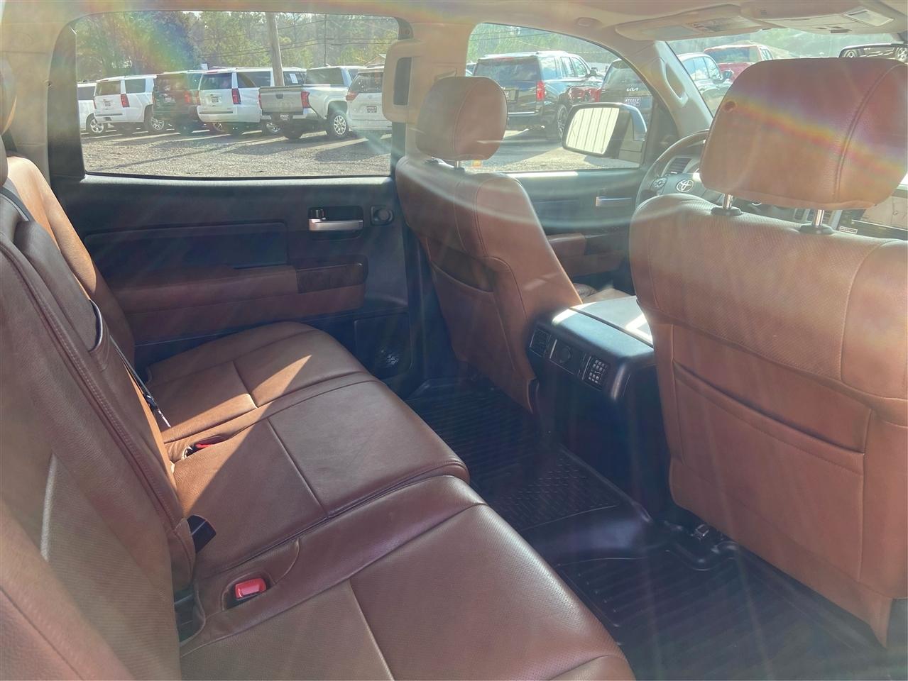 Toyota Tundra Limited 5.7L FFV CrewMax 4WD 2012