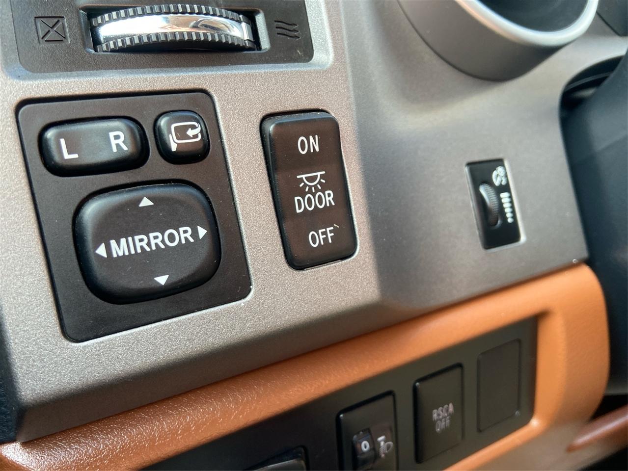 Toyota Tundra Limited 5.7L FFV CrewMax 4WD 2012